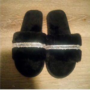 Elegant Black Furry Women's Slides with Rhinestone Detail